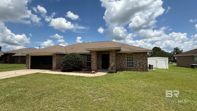 Foto del edificio - 33701 Rosalia Ave