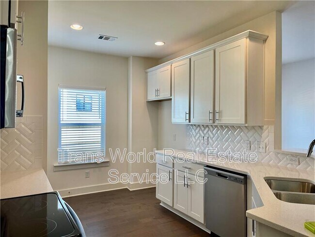 Foto del edificio - 159 Auburn Run Ln