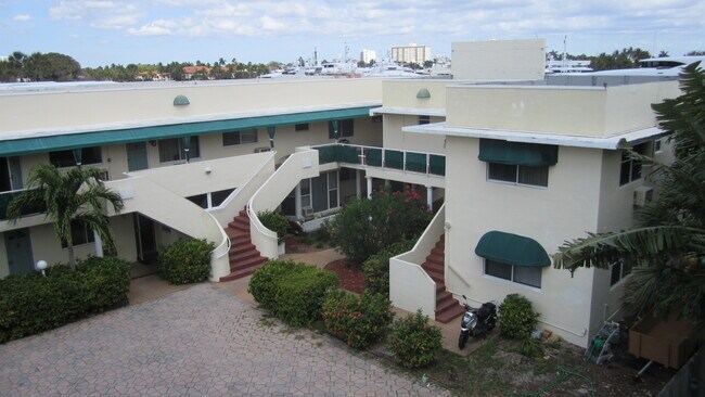 Entrada principal - 3019 Harbor Dr