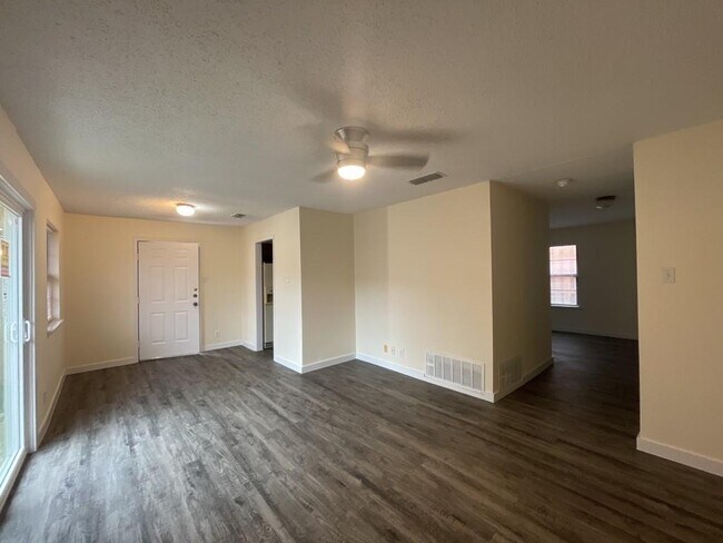 Building Photo - 6016 Signal Point