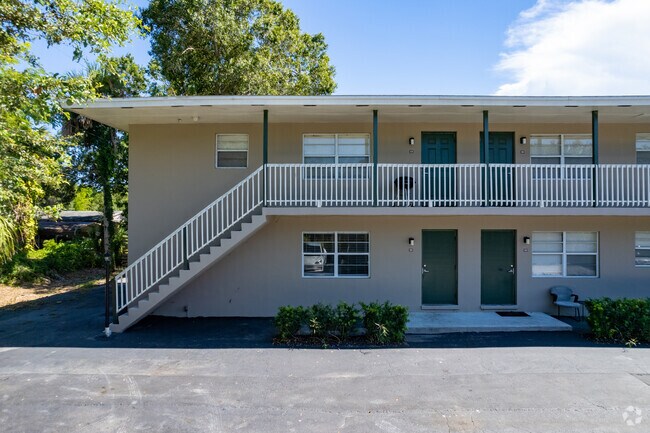 1896 40th Ave Vero Beach, FL 32960 - Treasure Coast Apartments