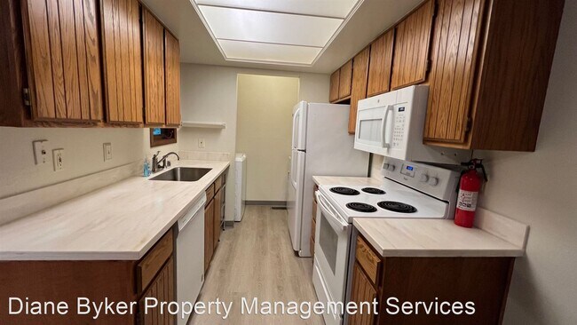 Building Photo - 2 br, 2 bath House - 7550 Foxridge Way #7C