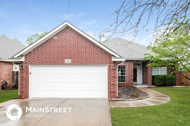 Building Photo - 1125 Oak Creek Dr