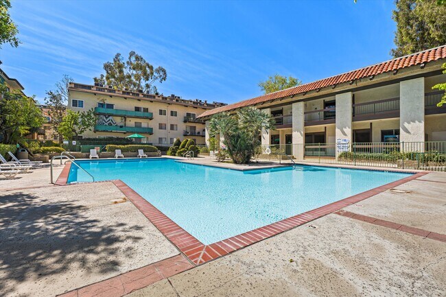 Foto del edificio - 5460 White Oak Ave