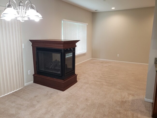 Building Photo - 14261 Shadywood Dr