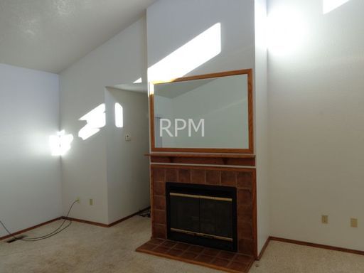 Building Photo - 6886 W Cascade Dr