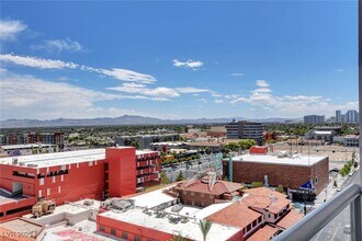 Building Photo - 150 S Las Vegas Blvd