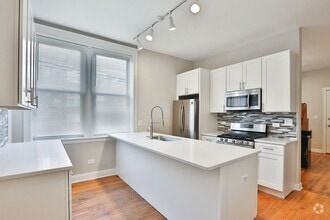 Building Photo - 2221 W Le Moyne St
