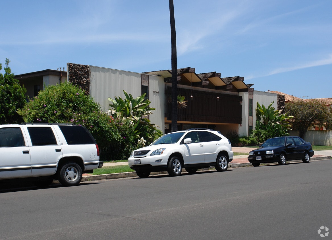 Building Photo - 950 F Ave