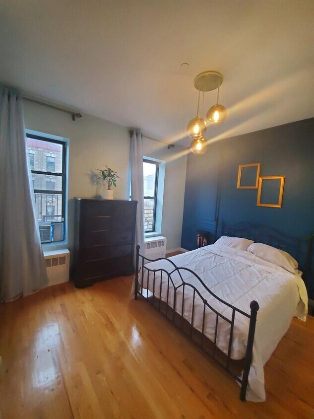 Master bedroom - 273 Albany Ave