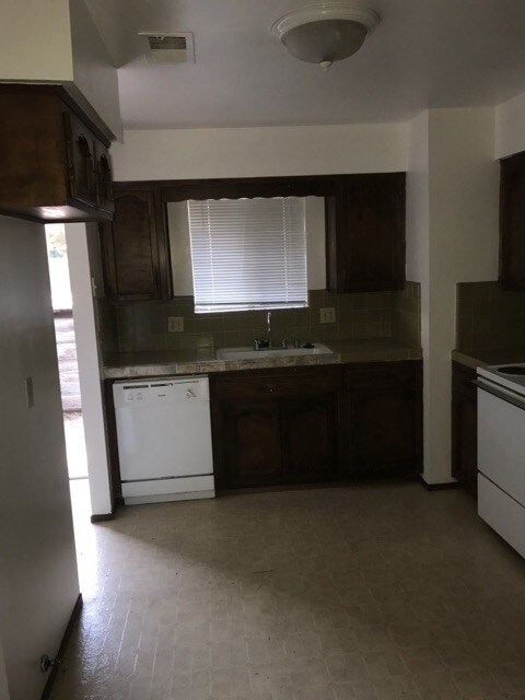 Foto del edificio - 2434 W Caldwell Ave