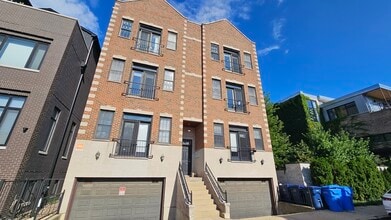 Building Photo - 509 N Hartland Ct