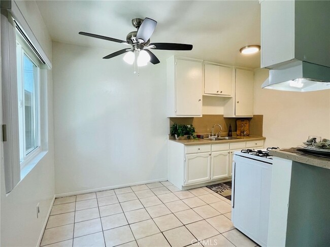 Building Photo - 12437 Harris Ave