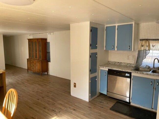 Building Photo - 3 bed/2 bath Trailer - COMING SOON!