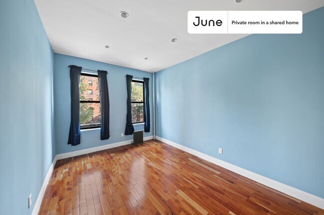 Foto del edificio - Private bedroom in 3 bed/1 bath Home