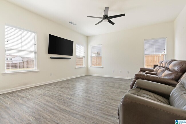 Building Photo - 6004 Widgeon Dr
