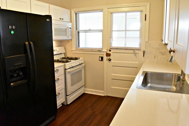 Foto del edificio - 3505 N Nora Ave