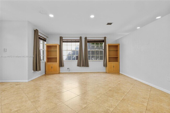 Foto del edificio - 2658 Sawyer Terrace