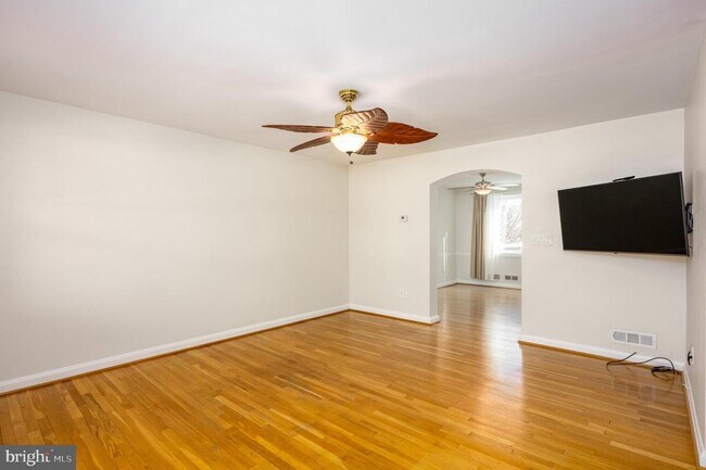 Foto del edificio - 427 Westham Way