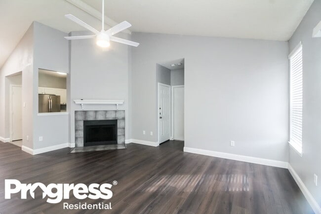 Building Photo - 1162 Hemlock Dr