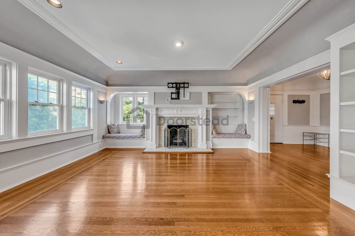Primary Photo - 2915 Jackson St