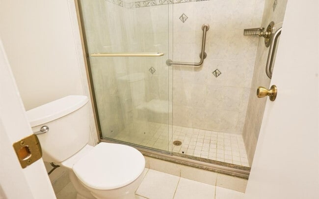 Building Photo - 3325 Cocoplum Cir