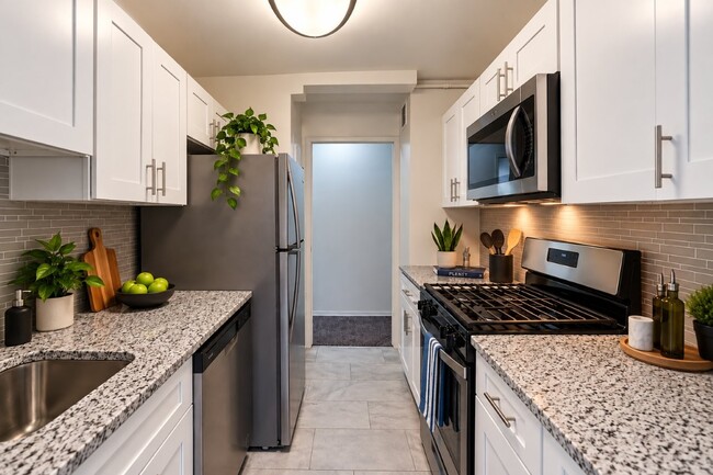 Building Photo - The Carlyle Apartment Homes