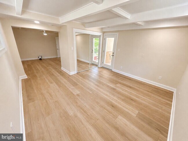 Building Photo - 425 Woodhill Rd