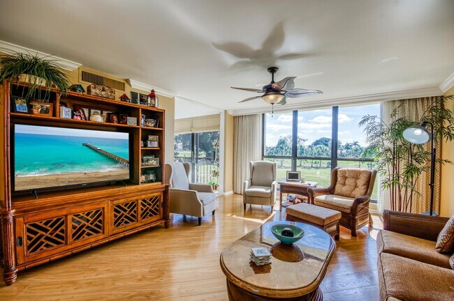 Foto del edificio - 5350 Woodland Lakes Dr