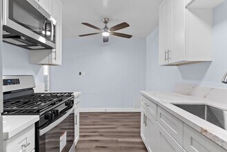 Building Photo - 1804 W 78th St