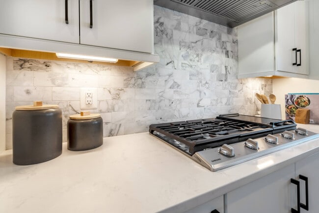 Kitchen - 5205 Ridgeview Retreat Dr
