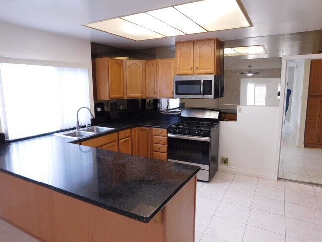 Building Photo - Pool Home! 4 Bedroom 2 Bath Pool Home