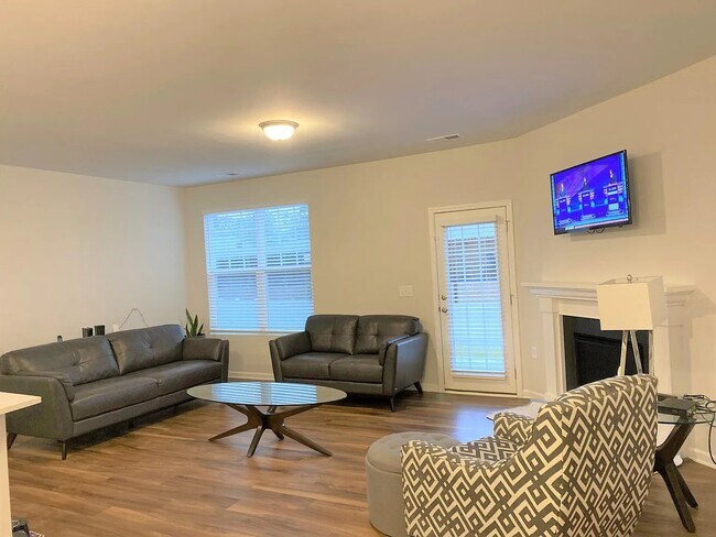 Foto del edificio - 6185 Beale Loop