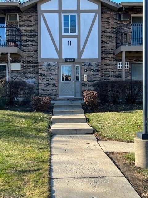 Primary Photo - 9S201 Lake Dr