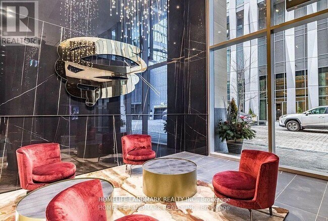 Photo du bâtiment - 11-6111 Yorkville Ave