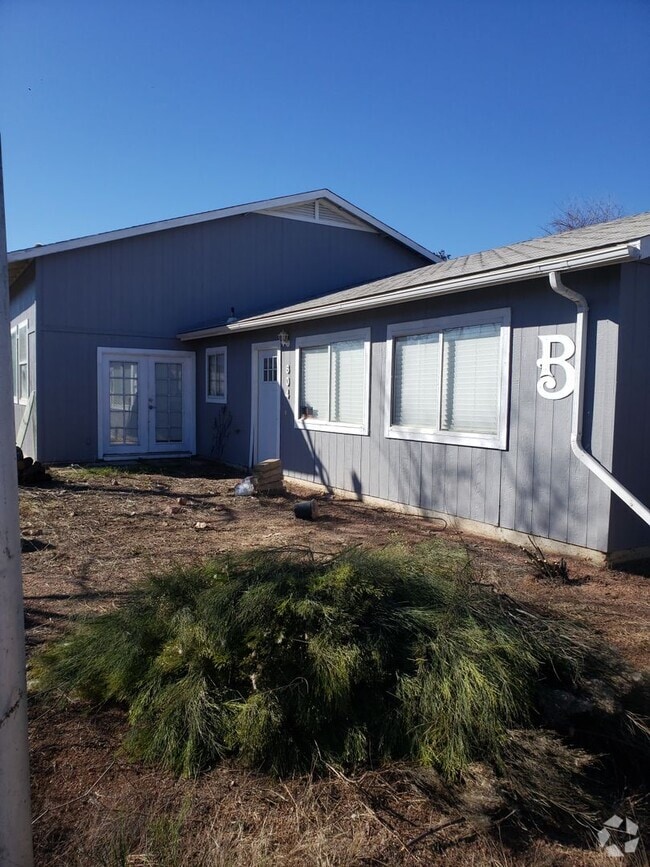 Building Photo - 604 Stetson Dr
