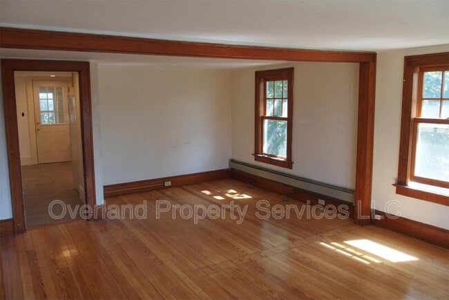 Building Photo - 188 Shelburne Rd
