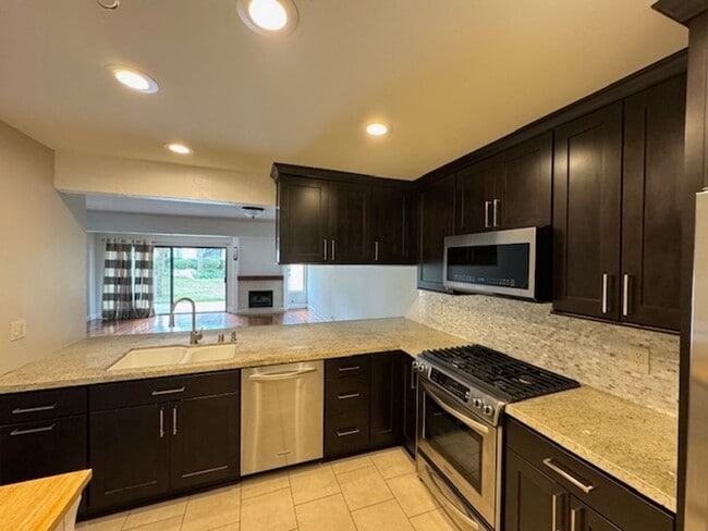 Foto del edificio - Serene 2 bedroom townhome
