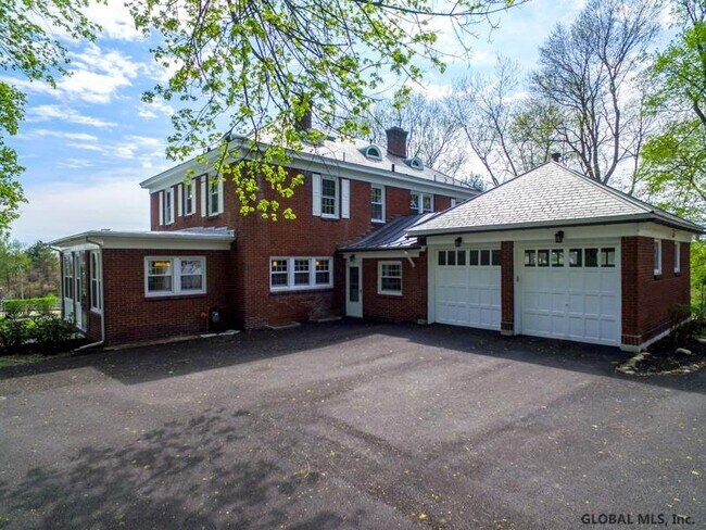 Building Photo - 210 Loudon Rd