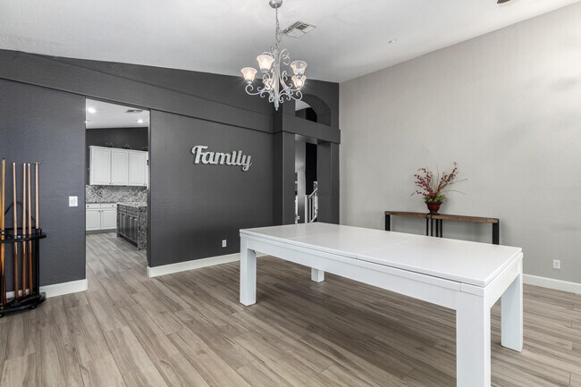Foto del edificio - 24328 N 74th Pl