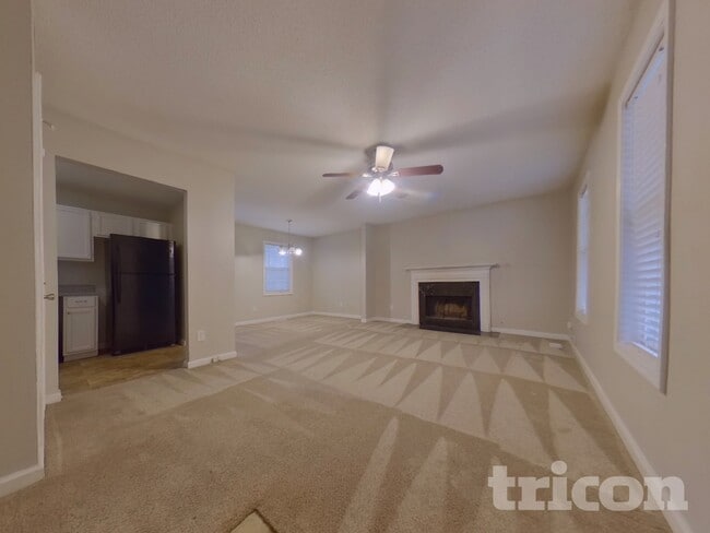 Building Photo - 238 Hampton Dr