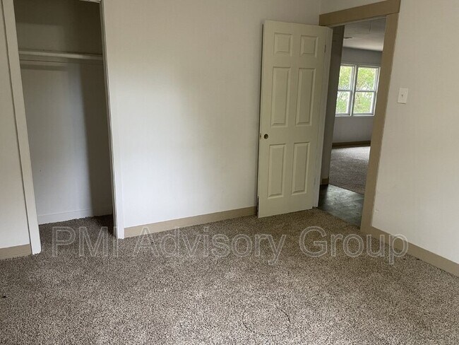 Foto del edificio - 3312 SE Girard St