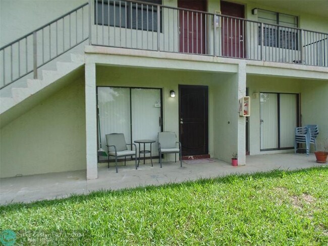 Foto del edificio - 3233 NW 104th Ave