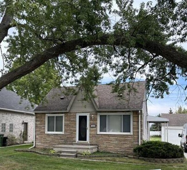 Building Photo - 12939 Devoe St
