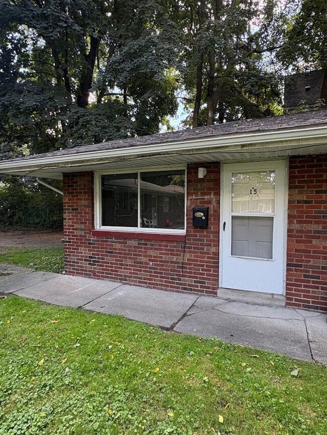Building Photo - One bedroom one bathroom apartment for rent