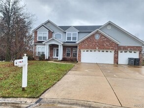 Building Photo - 4 Greenbriar Summit Ct