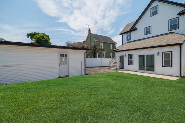 Foto del edificio - 1299 Brunswick Ave