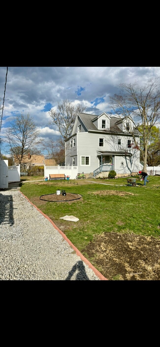 Foto del edificio - 112 Albright Ave