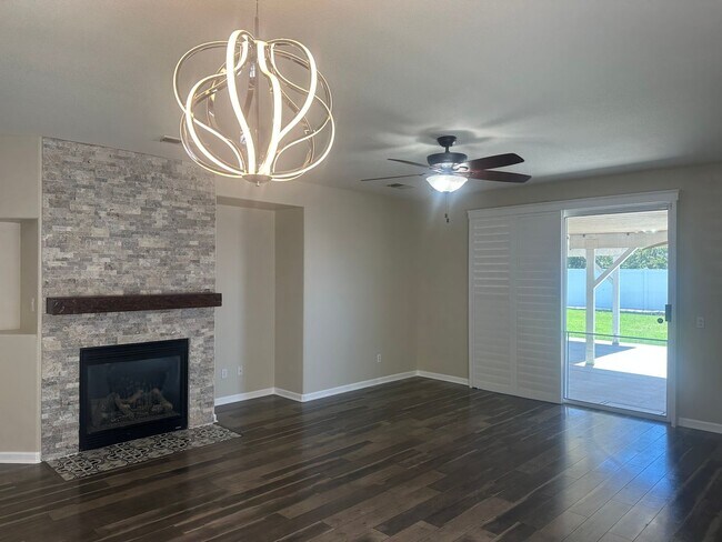 Foto del edificio - Single Story cul-de-sac 3Beds/2Bath Home i...