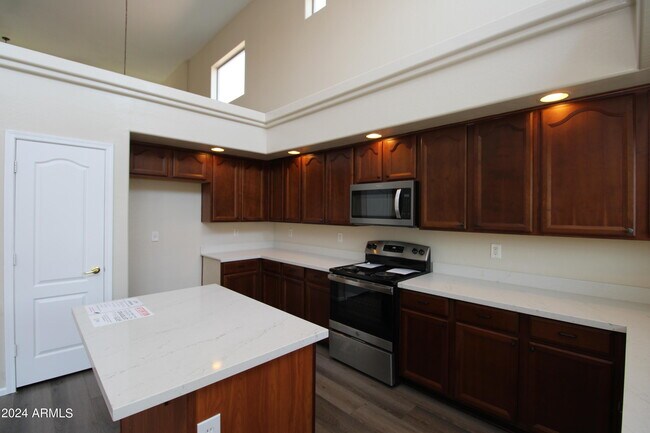 Building Photo - 14904 W Cameron Dr